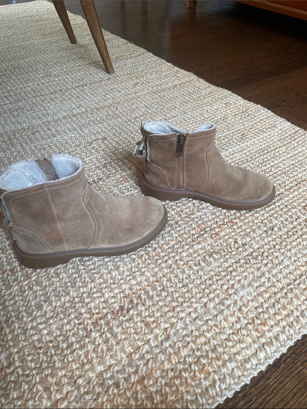 UGG Boots - Picture 3 of 7